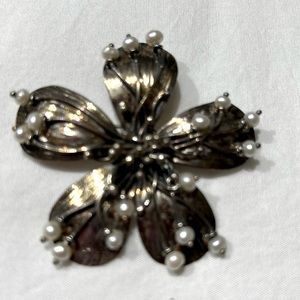 Sterling silver brooch/pendant, fresh water, pearls, 9.25 sterling